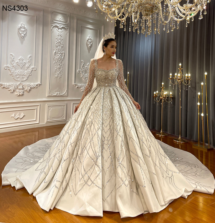 Luxury High Quality Lace long sleeves Bridal Wedding Ball Gown Dress - Image 3
