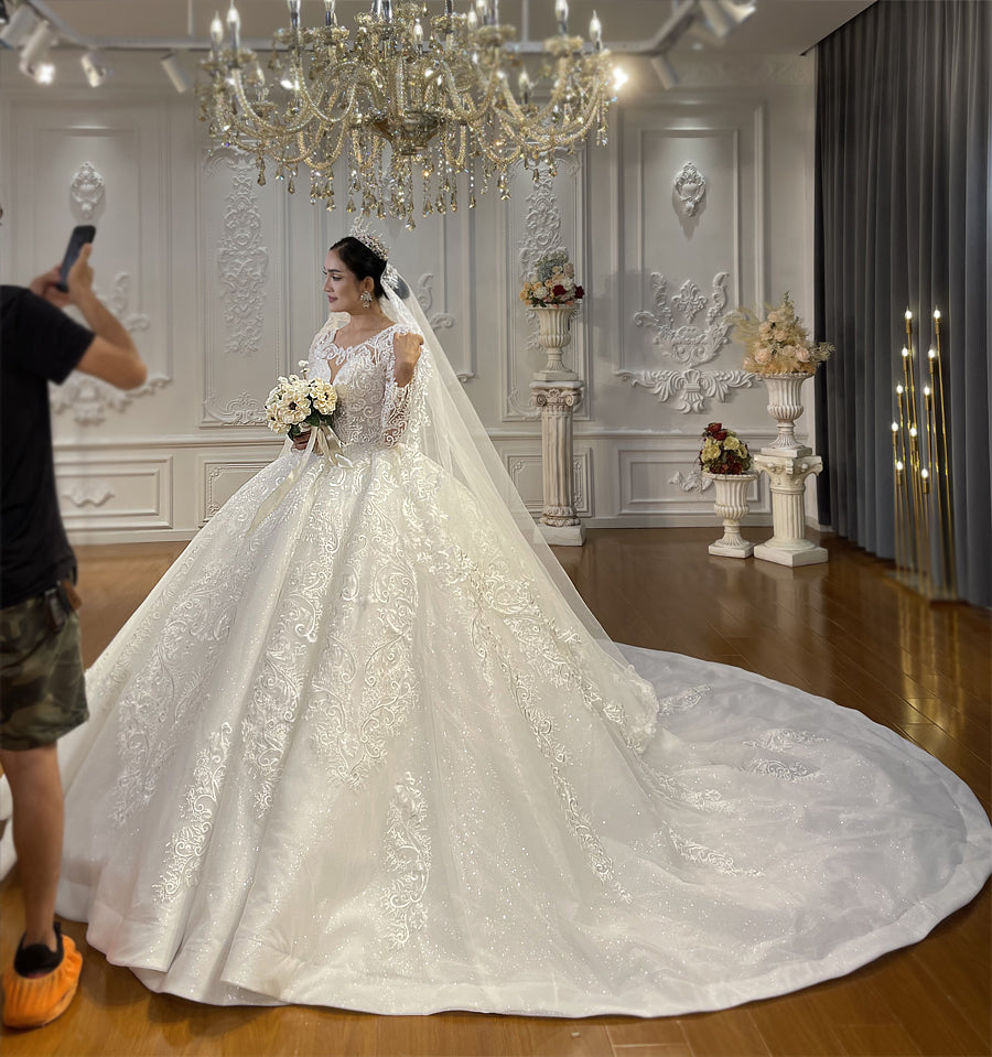 High Quality Lace long sleeves Bridal Wedding Ball Gown Dress - Image 2