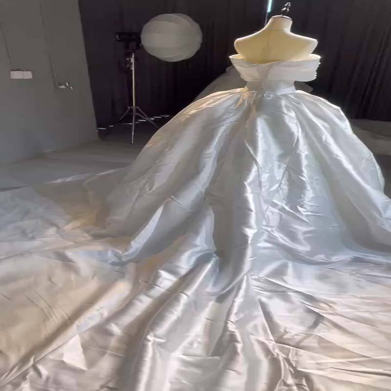 Custom Off Shoulder Bride Gown Short Sleeve Elegant Maxi Wedding Dresses - Image 4