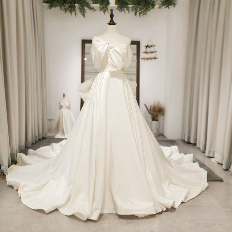 Modern Strapless Bow Sleeveless Lace Up Satin Wedding Dress