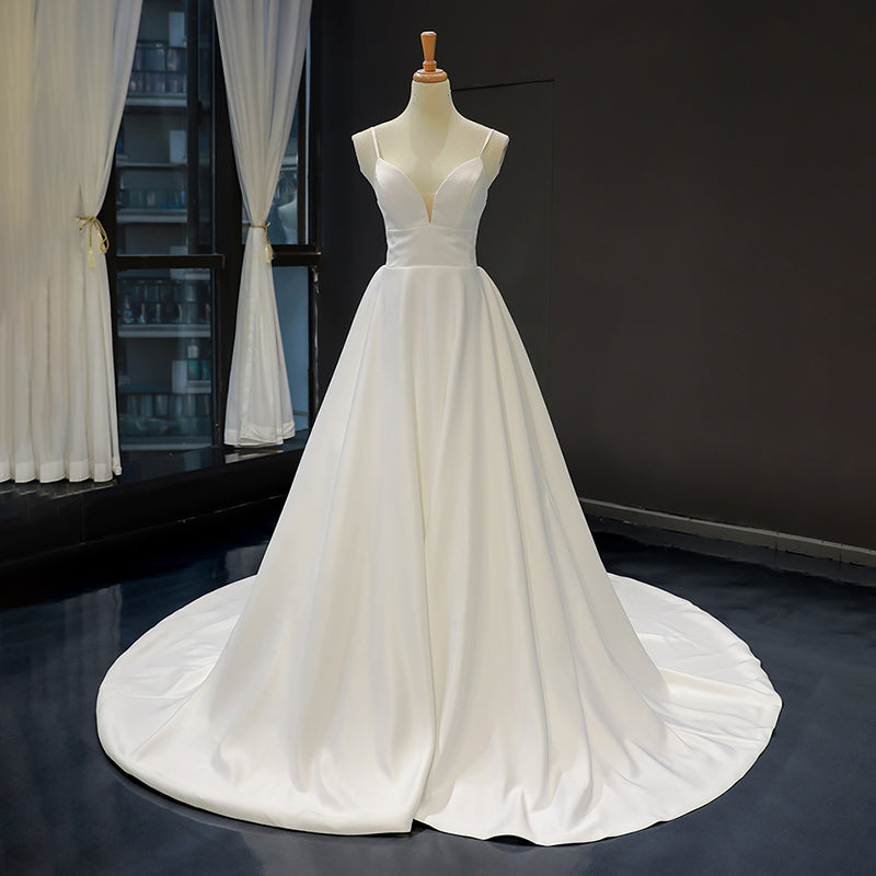 high quality gown long spaghetti strap ivory ball gown wedding dress