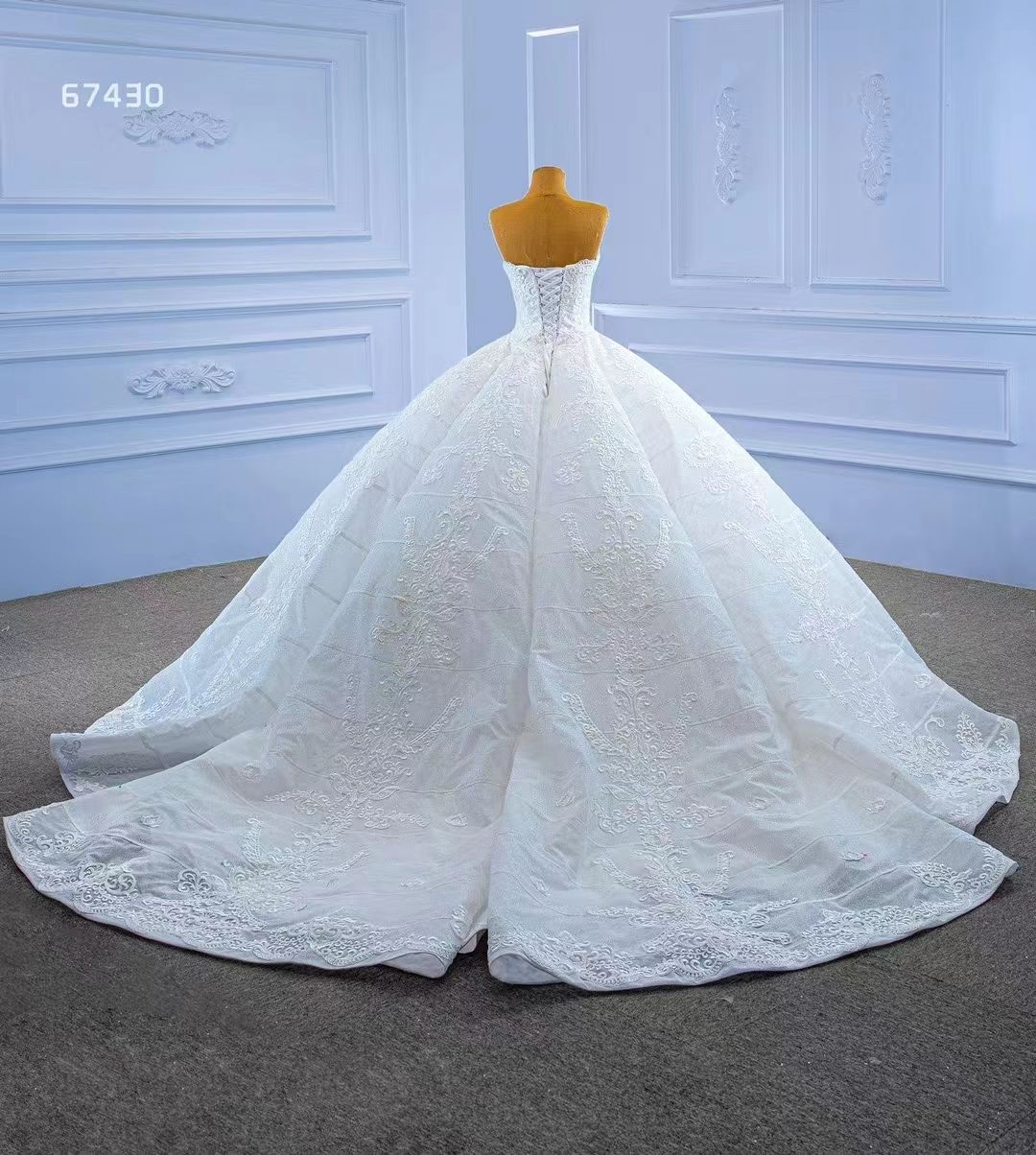 Luxury Lace Embroidered Ball Gown For Women Sleeveless Wedding Dress - Image 7