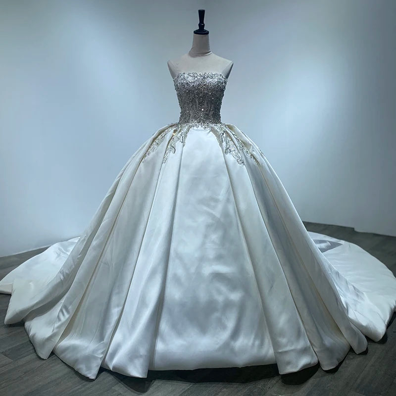 New Simple Strapless Wedding Dress Folds Lace Applique Bridal Dress Elegent Embroidery Train Ball Gown