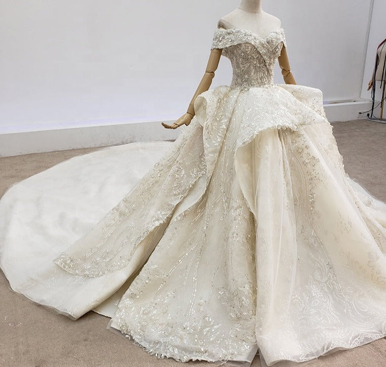 Strapless Champaign Fitting Flower Applique Wedding Dress Gown