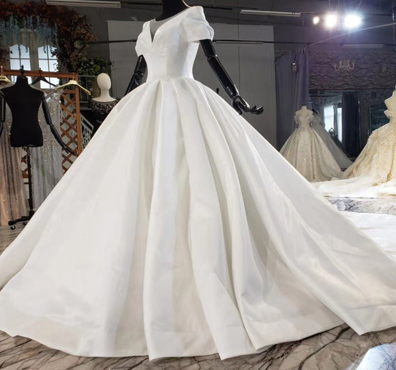 V Neek Satin White Long Train Wedding Dress Ball Gown