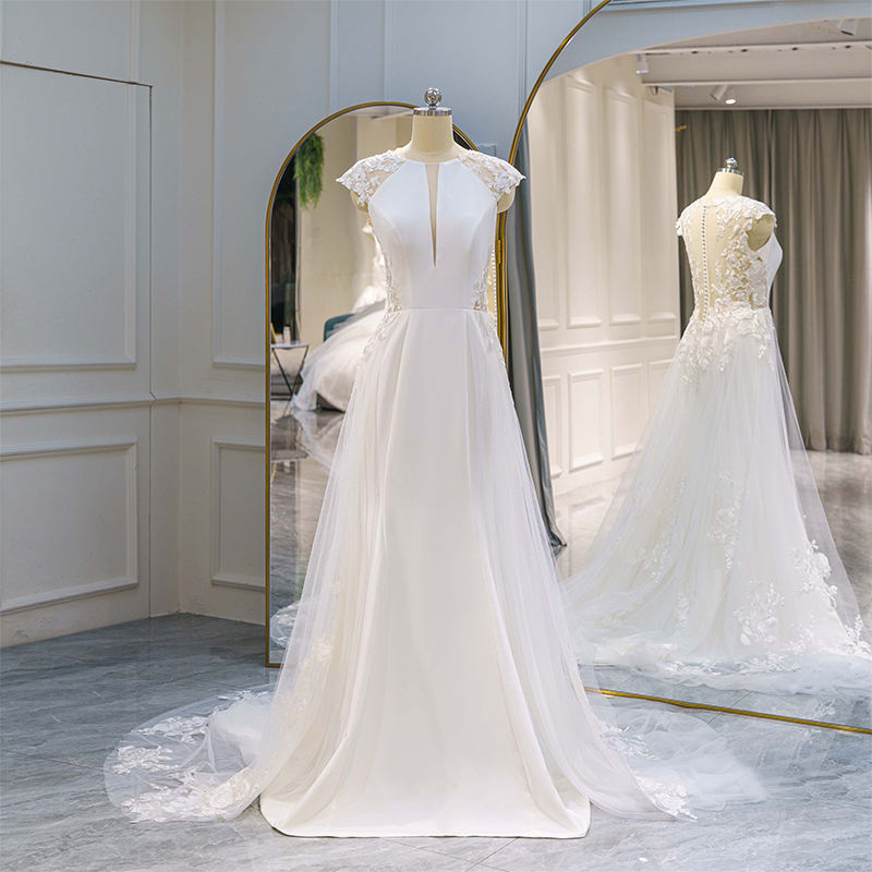 Elegant O-neck Cut-out Sexy Flowers Floor-length Illusion Wedding Dress