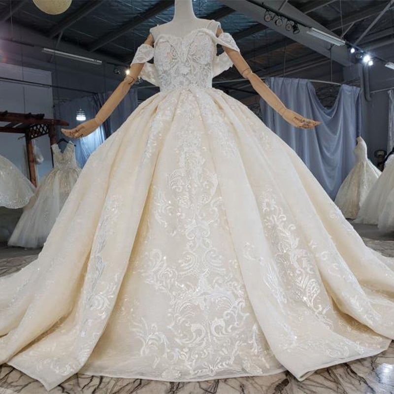 luxury one-shoulder embroidered puffy long tail bridal wedding dress