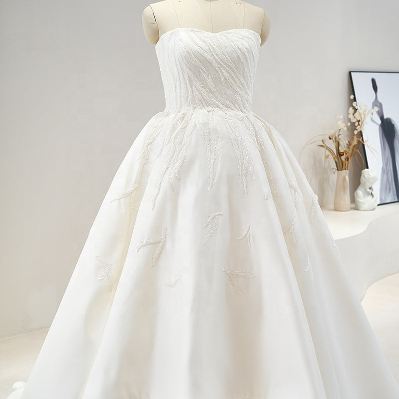 White Simple Sleeveless Bridal Wedding Gowns For Women