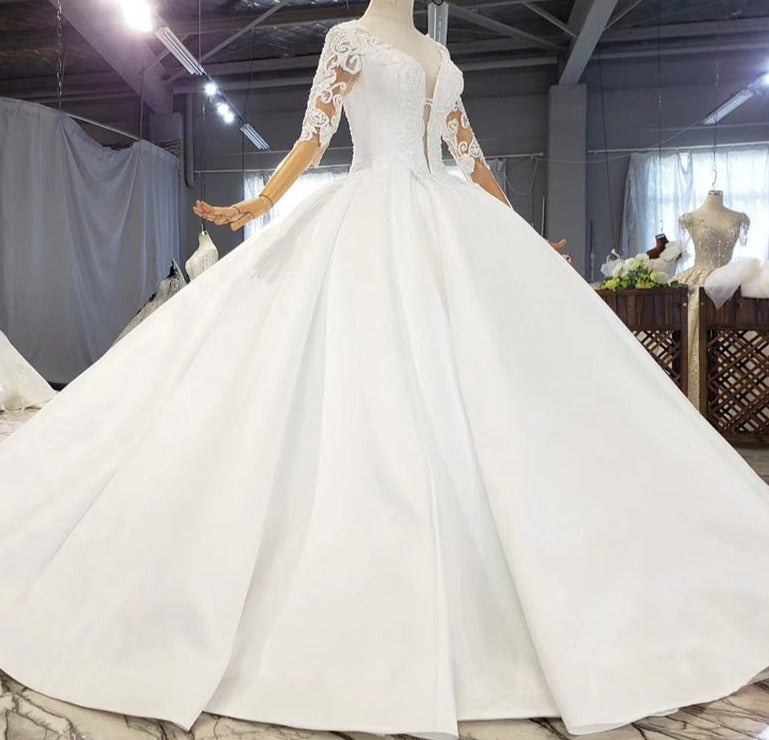 V Neck Lace Applique luxury Wedding Dress Ball Gown