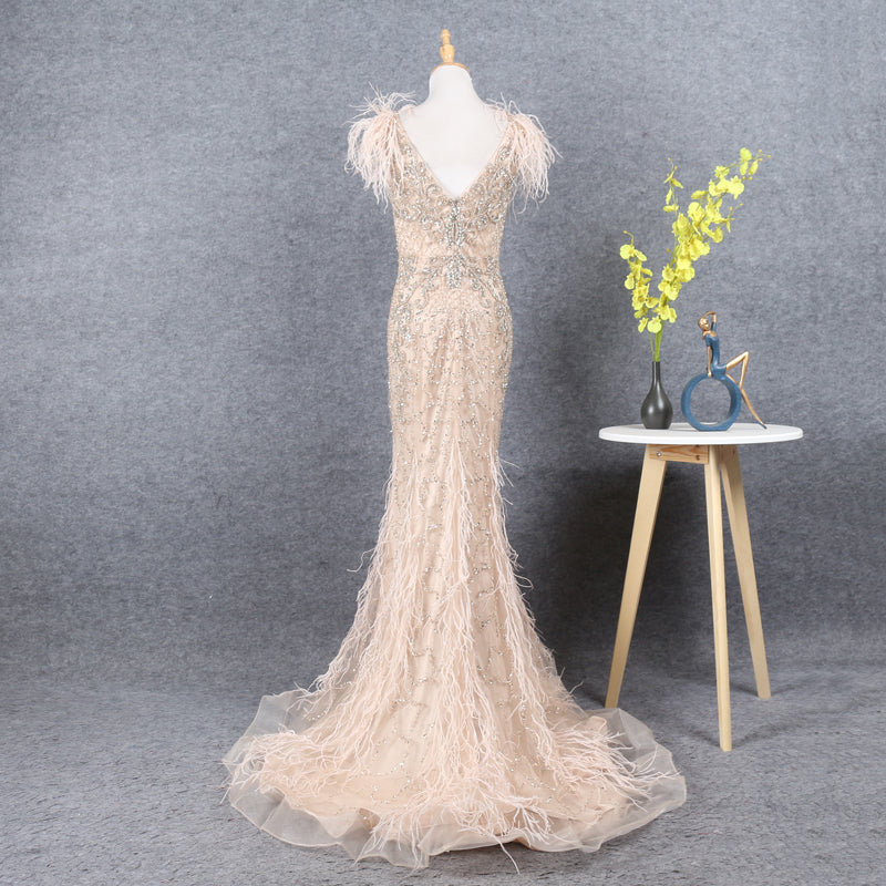 High-Quality Handmade Luxury Beaded And Shiny Feather Slim-Fit Mermaid Evening Dress - Image 4
