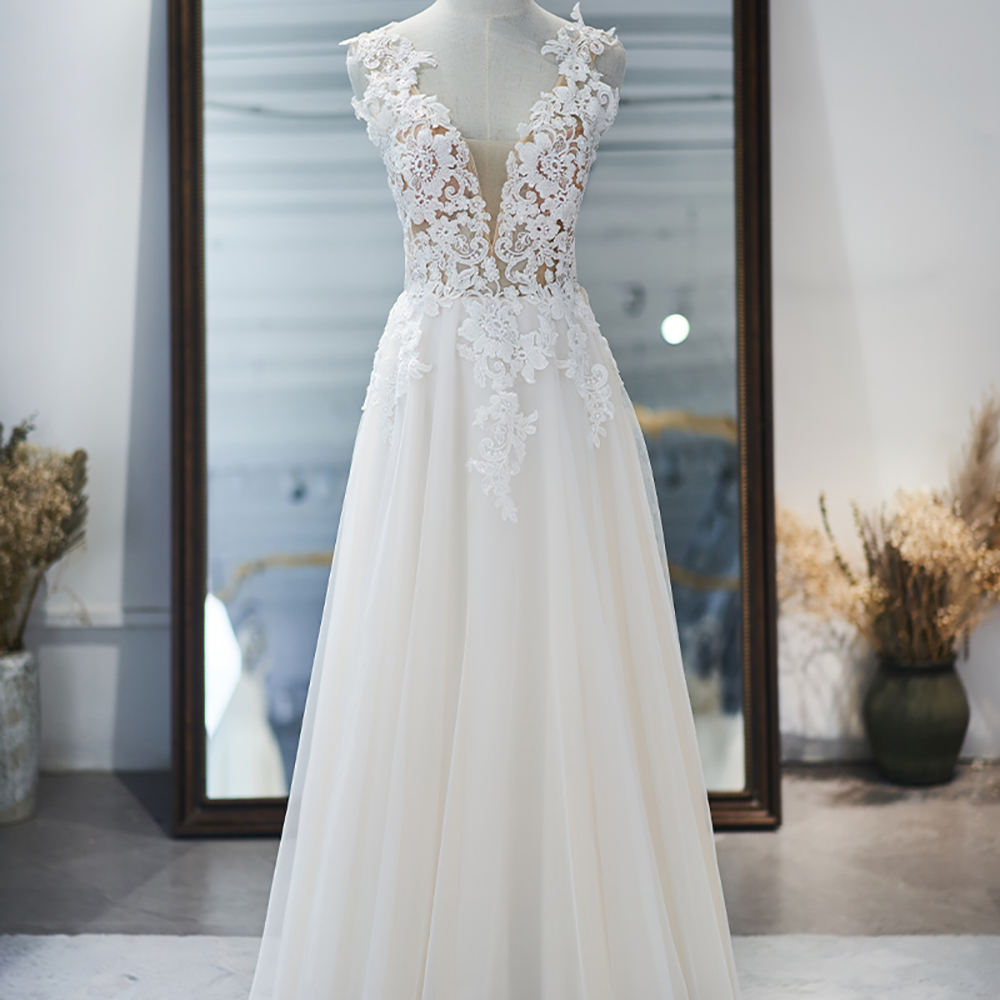 Novelty Sleeveless Appliques Backless V-neck A-line Wedding Dress For Women