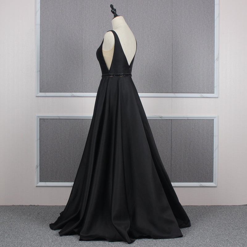 Ladies New Elegant And Simple Black Sleeveless Black Evening Dress - Image 5