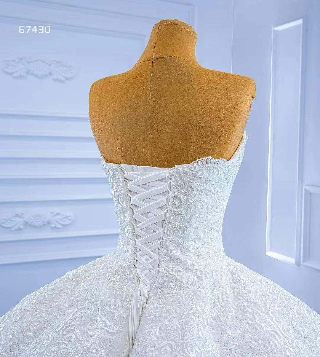 Luxury Lace Embroidered Ball Gown For Women Sleeveless Wedding Dress - Image 5