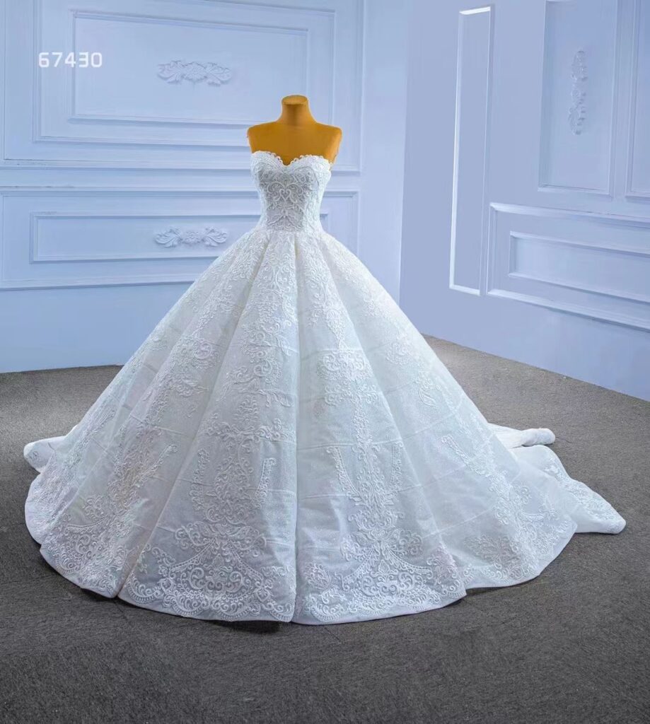 Luxury Lace Embroidered Ball Gown For Women Sleeveless Wedding Dress