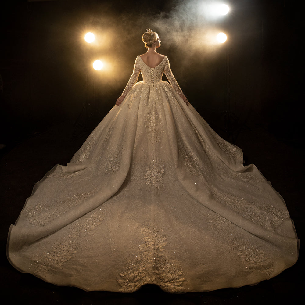 Luxury Lace Embroidered Sexy Designer Bridal Dress Wedding Dress - Image 5