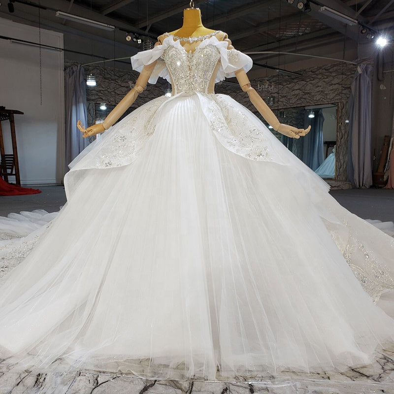 Modern Sweetheart Neck Sleeveless Cathedral Train Bow Ruffle Ball Gown Bridal Wedding Dress