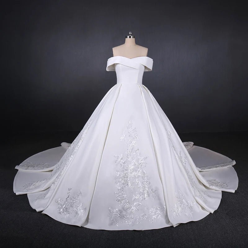 Sweetheart Neckline Ball Gown Wedding Dress Off-The-Shoulder Satin Fabric Lace Bridal Gowns For Women