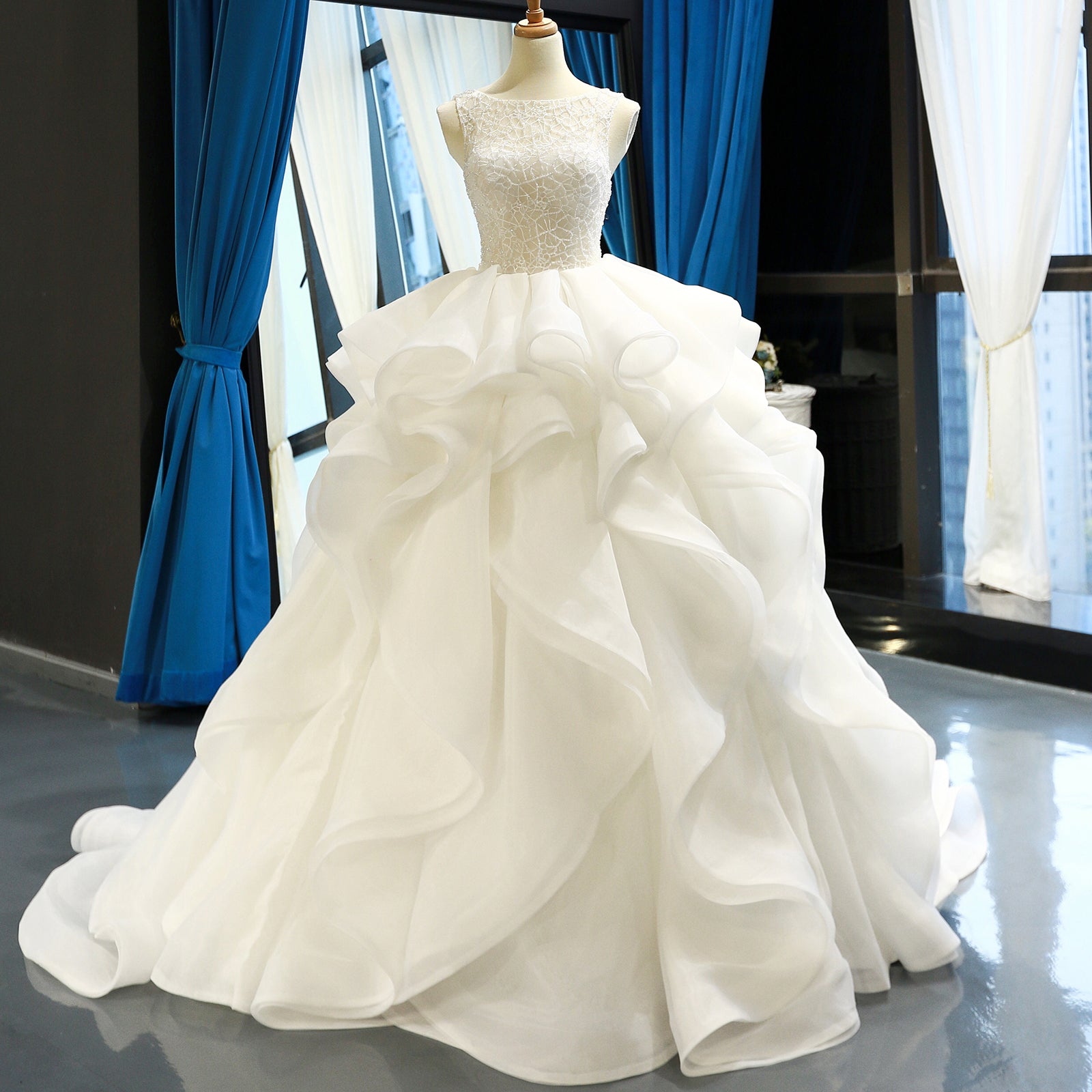 luxury wedding dresses white saree ruffled organza wedding dress - Image 4