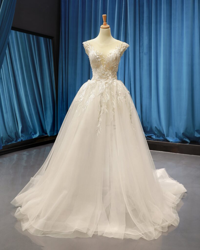 Real elegant cap sleeves cheap long lace applique pattern wedding ball gowns