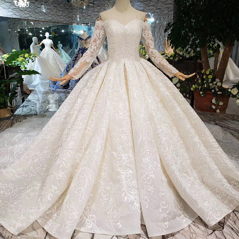 Sweetheart lace wedding dresses with long sleeve handmade flowers
