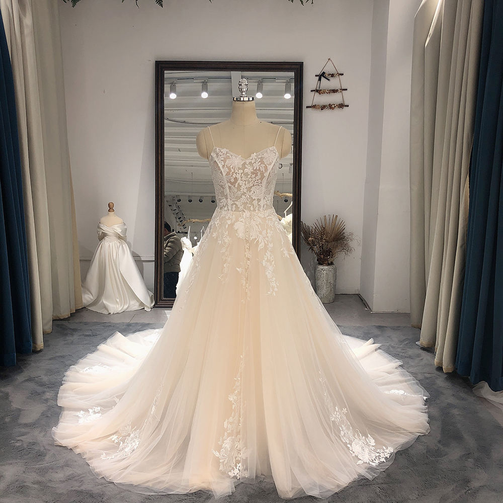 Elegant Spaghetti Strap Sweetheart Appliques Flower Sleeveless Wedding Dress