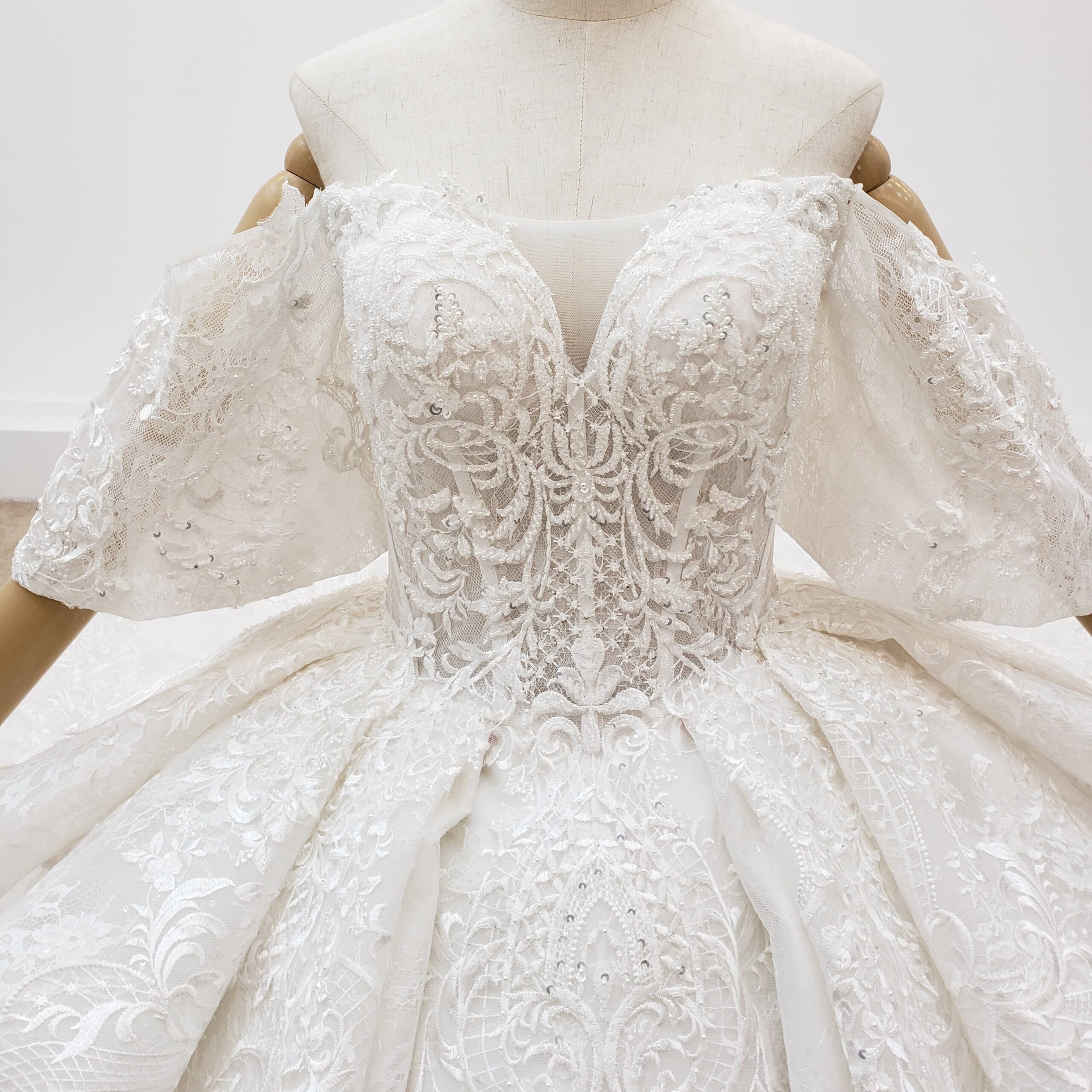 Beaded Sweetheart Lace Applique Luxury Long Train Wedding Dress - Image 6