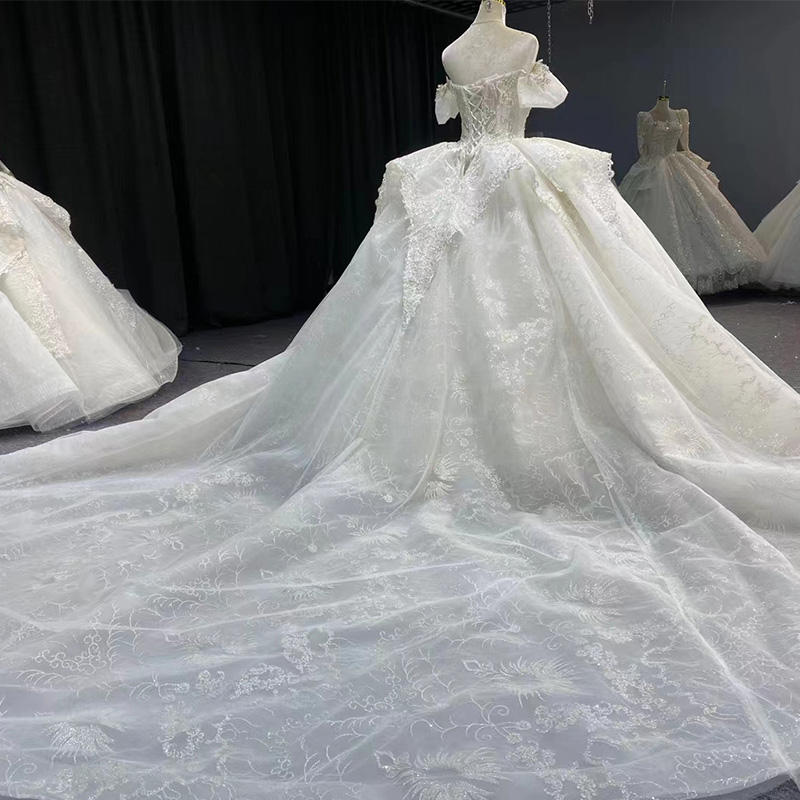Pretty dress Lace Unique Design Handmade Fashion Sexy wedding dress