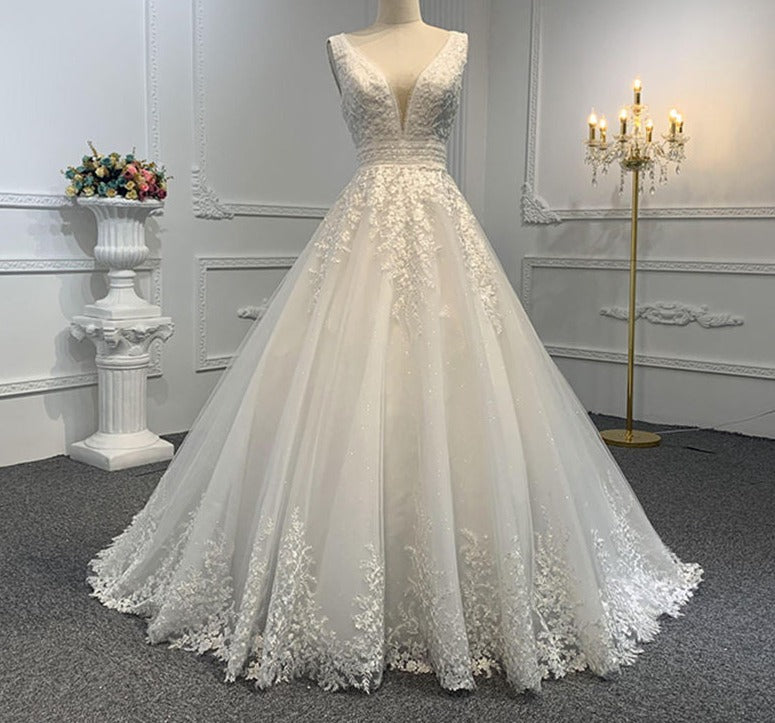 Elegant Sleeveless A-line Appliques Belt Wedding Lace Dresses