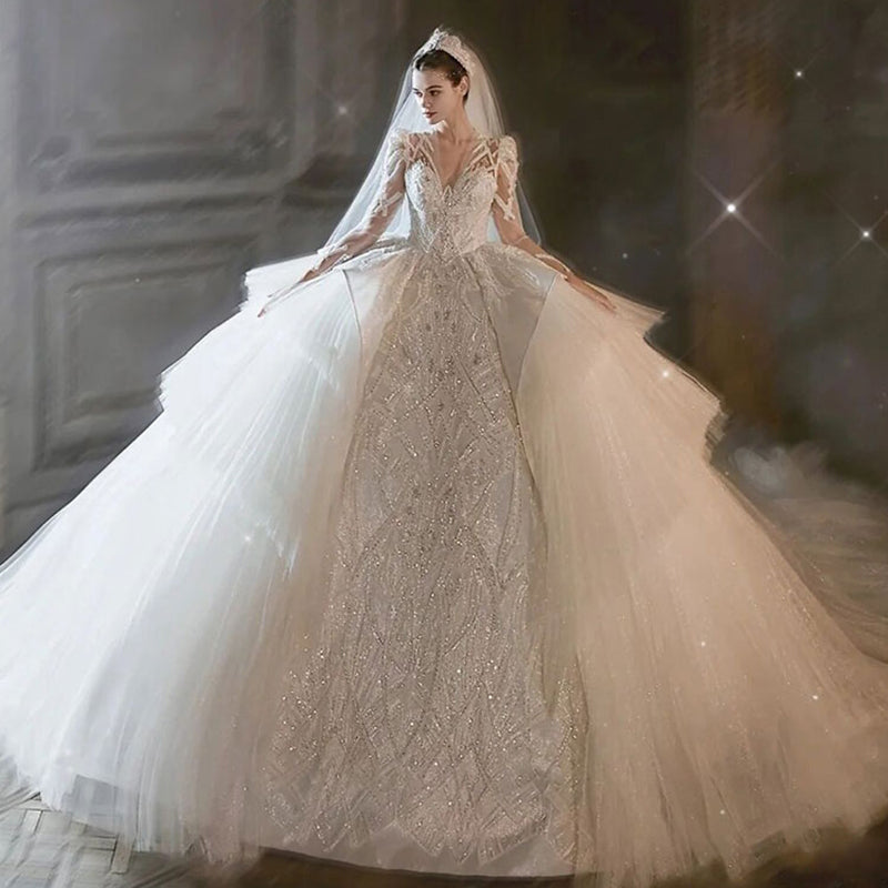 Ball Gowns Princess Long Sleeve Bridal Gowns V Neck Beautiful Lace Wedding Dress Beaded Bridal Dress