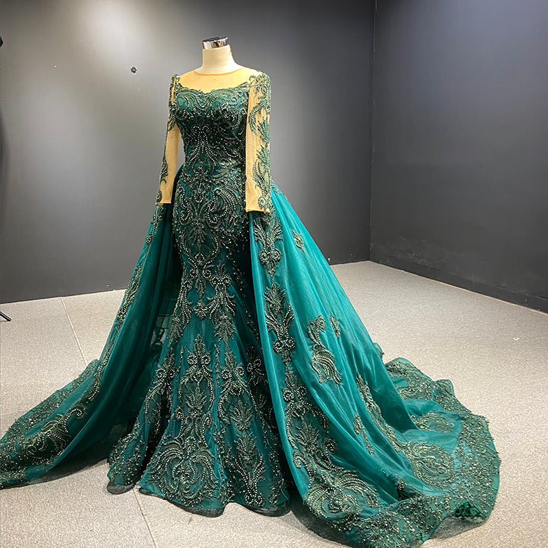 Luxurious And Elegant Long-Sleeved Lace-Tailed Dark Green Evening Dress - Image 4