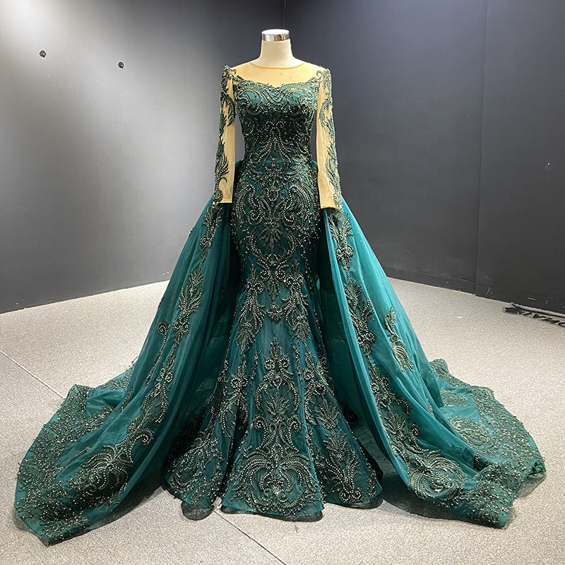 Luxurious And Elegant Long-Sleeved Lace-Tailed Dark Green Evening Dress - Image 3