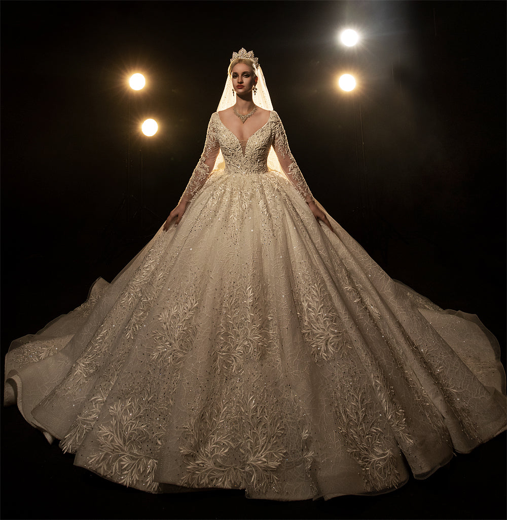Luxury Lace Embroidered Sexy Designer Bridal Dress Wedding Dress - Image 2