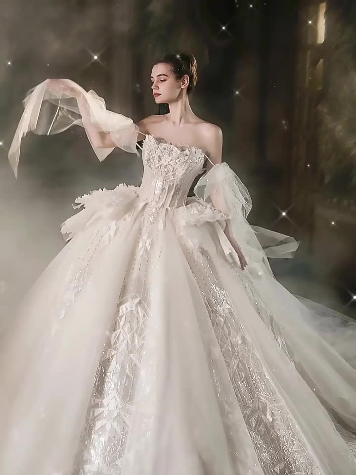 2022 New Bride French Retro Style Thin  Tube Top Heavy Industry Big Tail Wedding Dress
