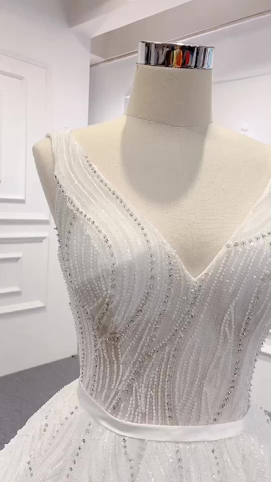 Deep V Neck Sleeveless Lace Princess Wedding Dress Bridal Gown - Image 2