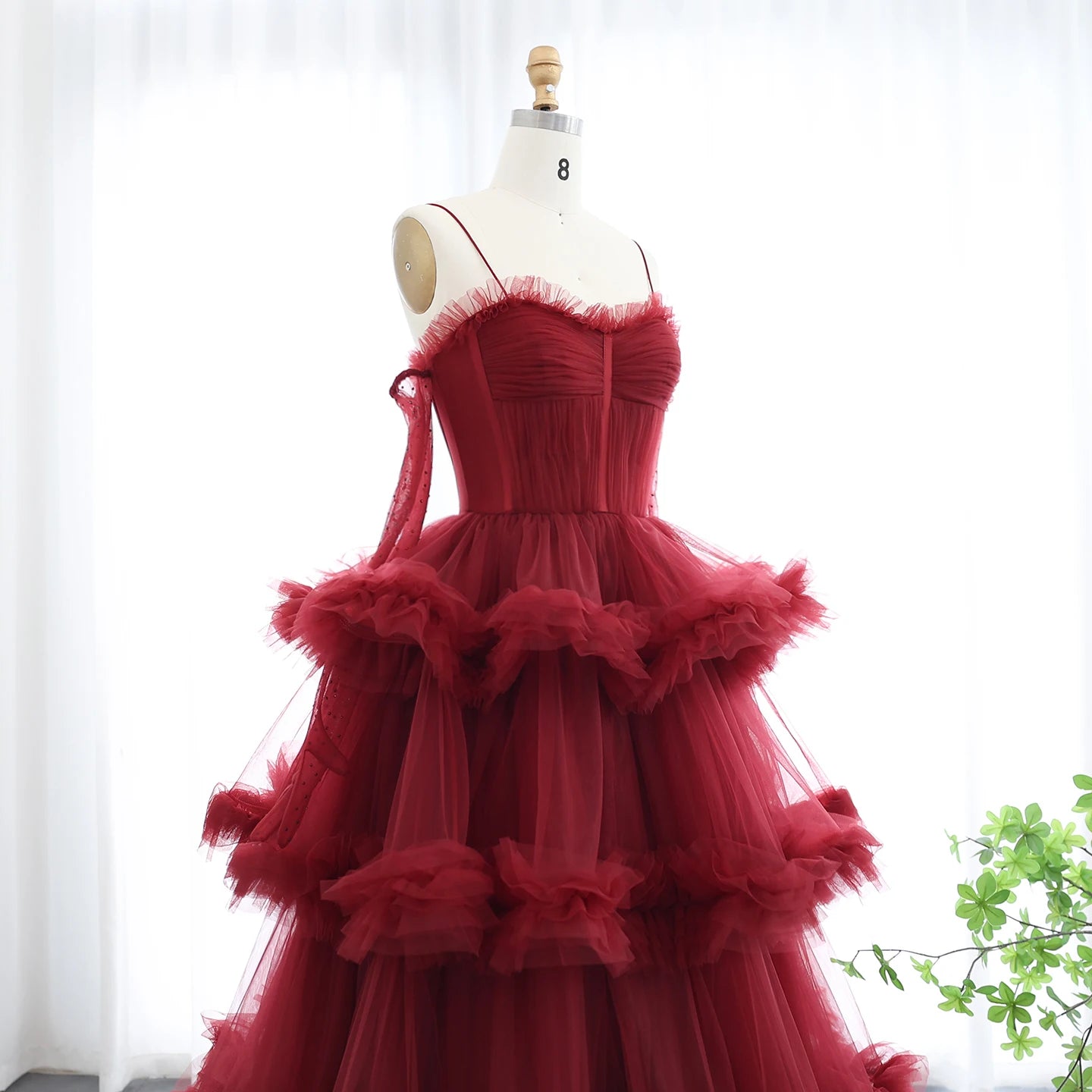 Burgundy Tulle Tiered Ruffles Evening Dresses with Gloves Spaghetti Straps Wedding Party Gowns - Image 7