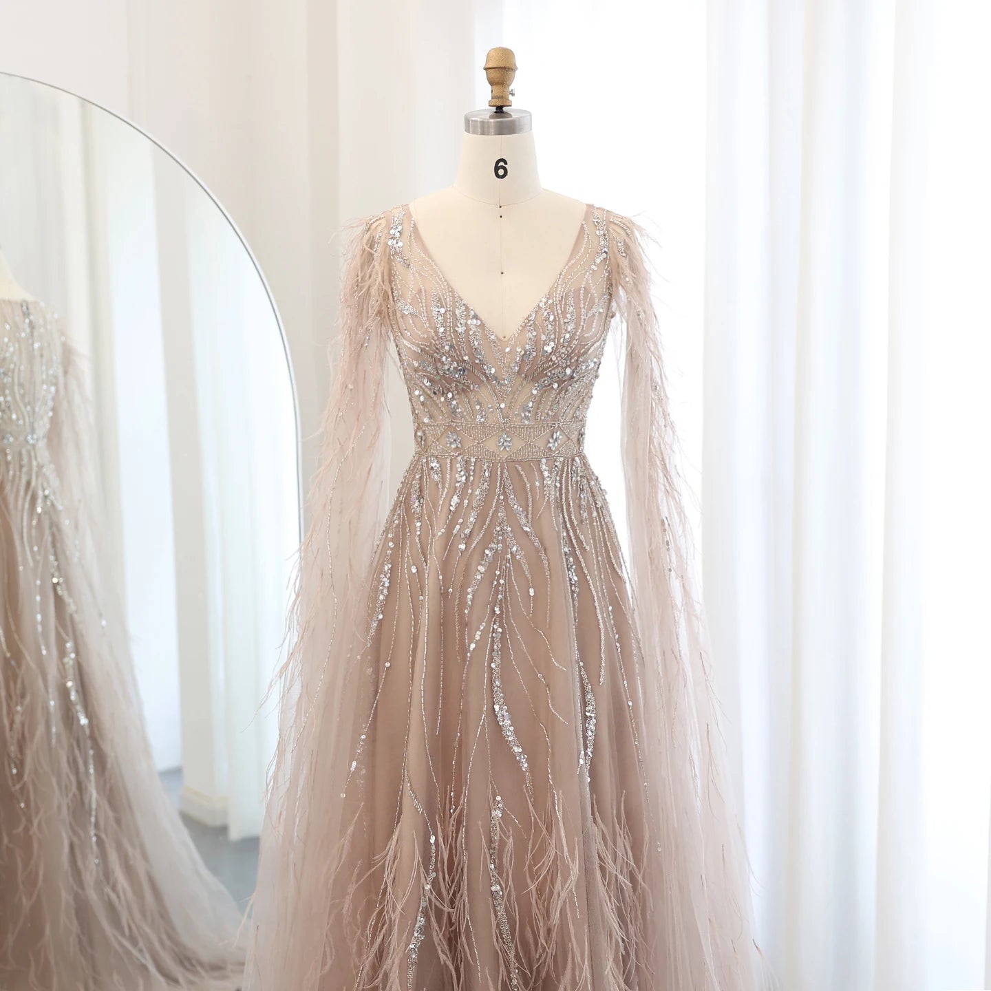 Luxury Feathers Nude A-line Evening Dresses with Cape Sleeves V-Neck Lilac Arabic Women Wedding Party Dress - Image 4
