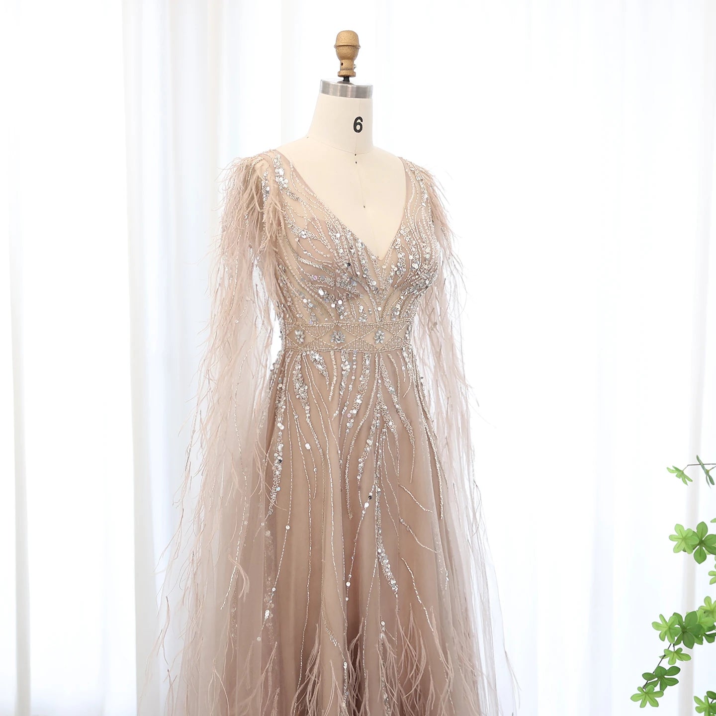 Luxury Feathers Nude A-line Evening Dresses with Cape Sleeves V-Neck Lilac Arabic Women Wedding Party Dress - Image 7