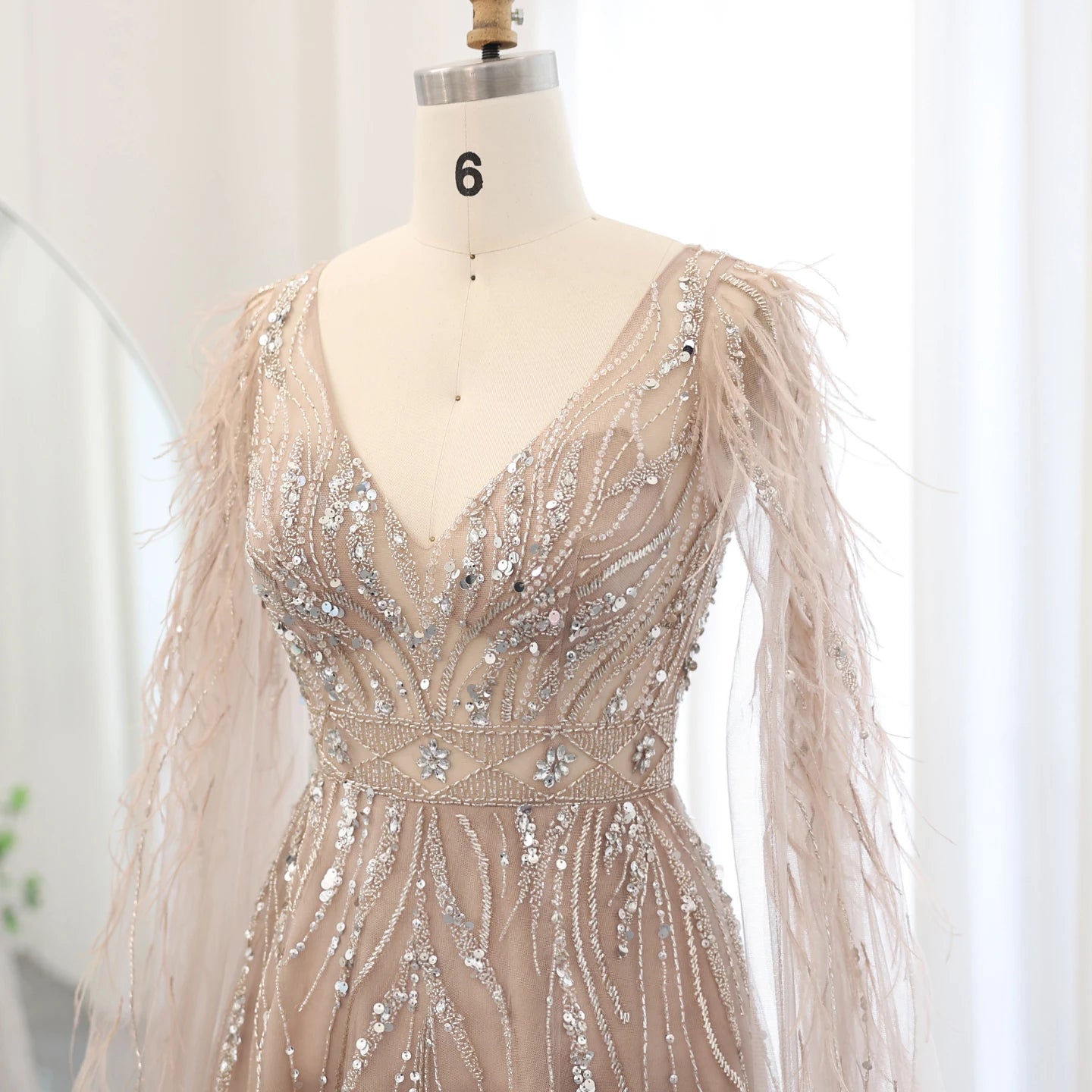 Luxury Feathers Nude A-line Evening Dresses with Cape Sleeves V-Neck Lilac Arabic Women Wedding Party Dress - Image 5