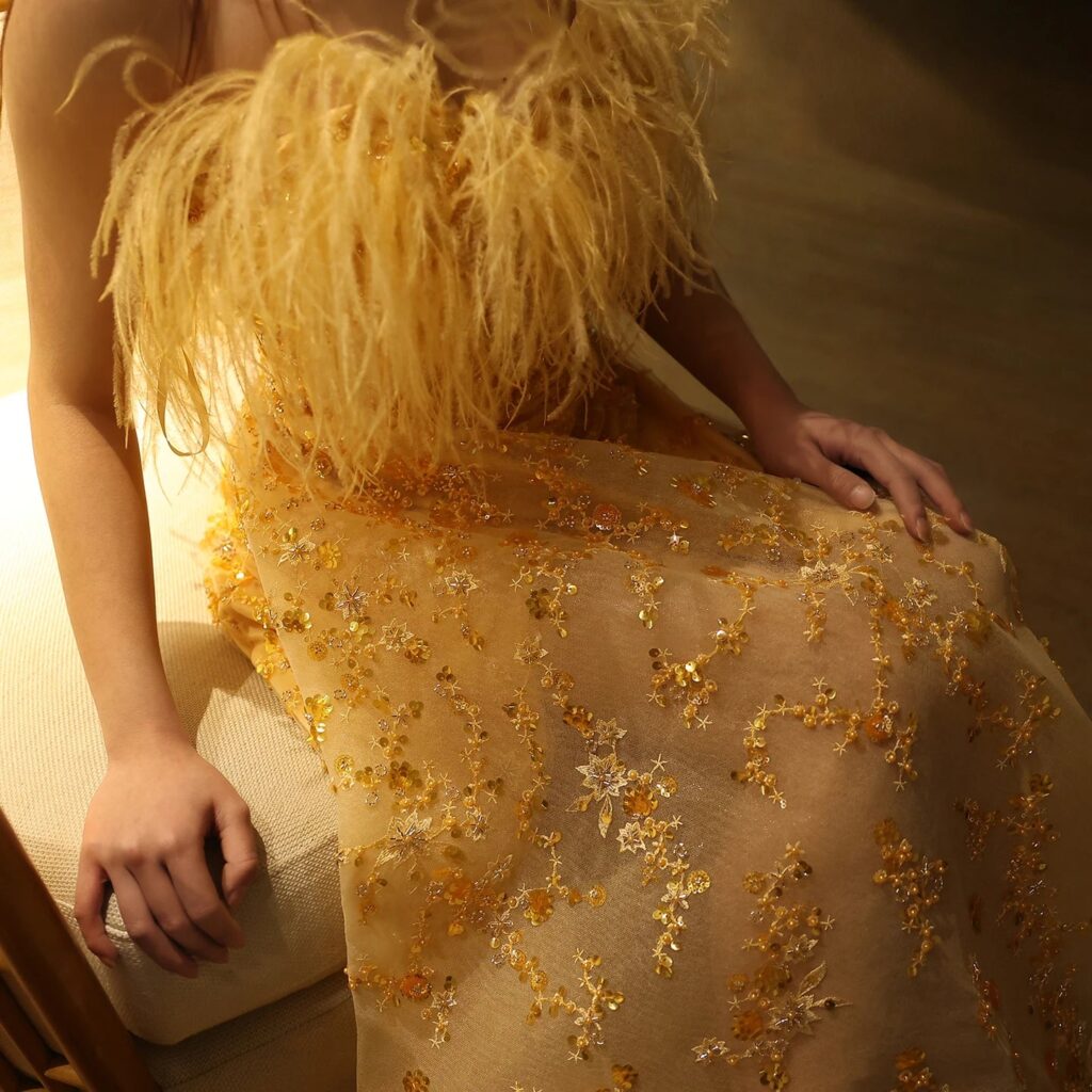 Luxury Feather Yellow Gold Evening Dress with Overskirt Slit Elegant Strapless Women Wedding Prom Party Gowns